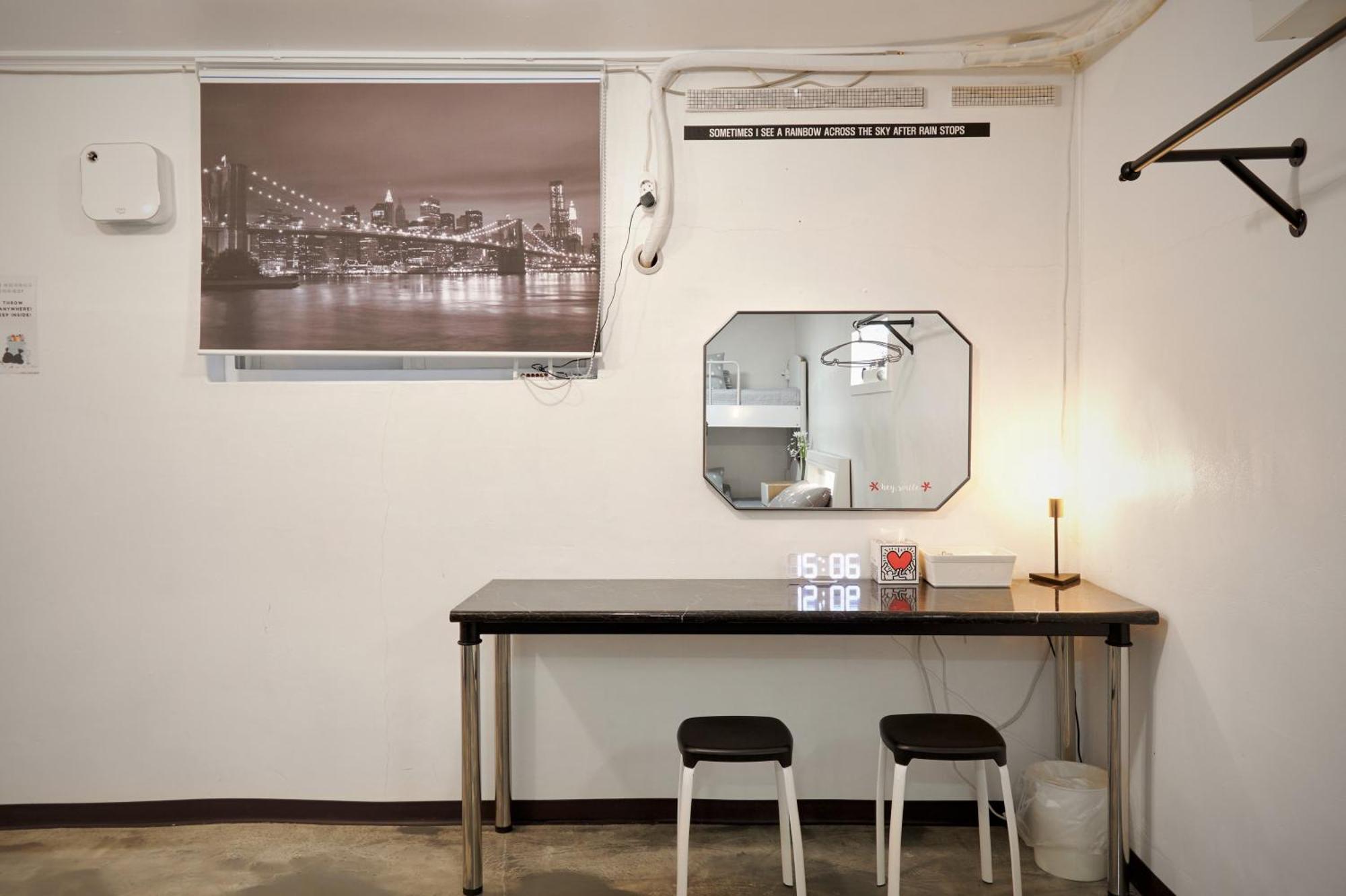 Jun Guesthouse Seoul Exteriör bild
