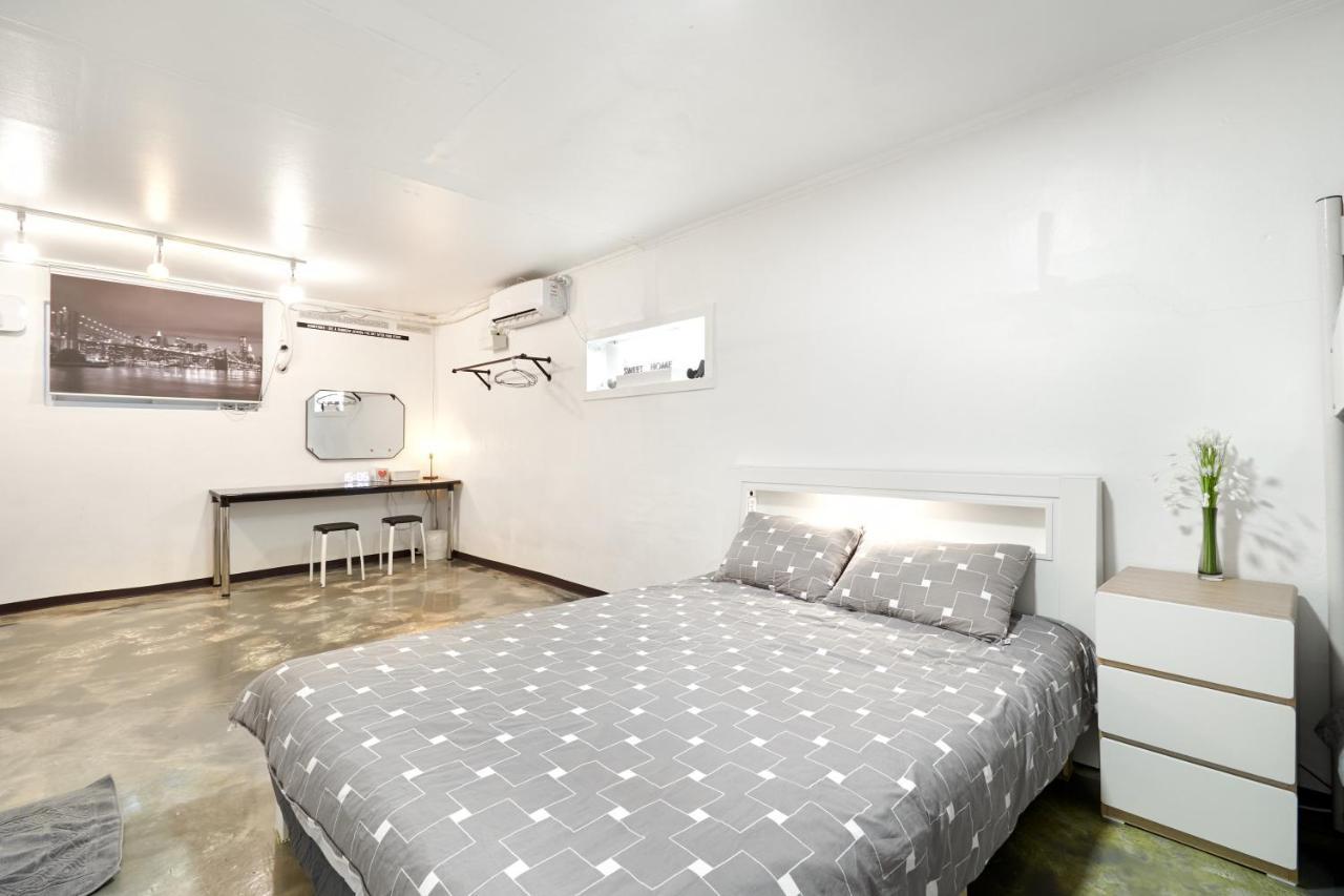 Jun Guesthouse Seoul Exteriör bild