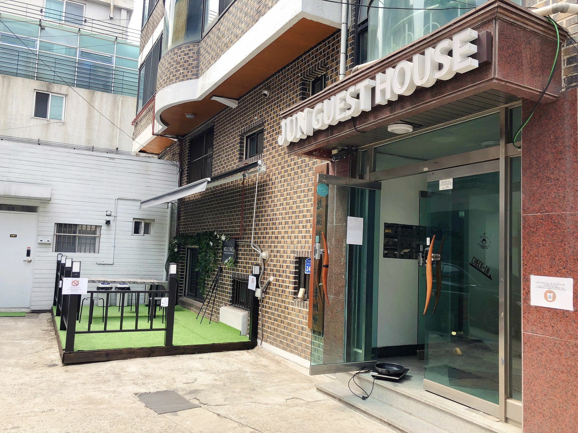 Jun Guesthouse Seoul Exteriör bild